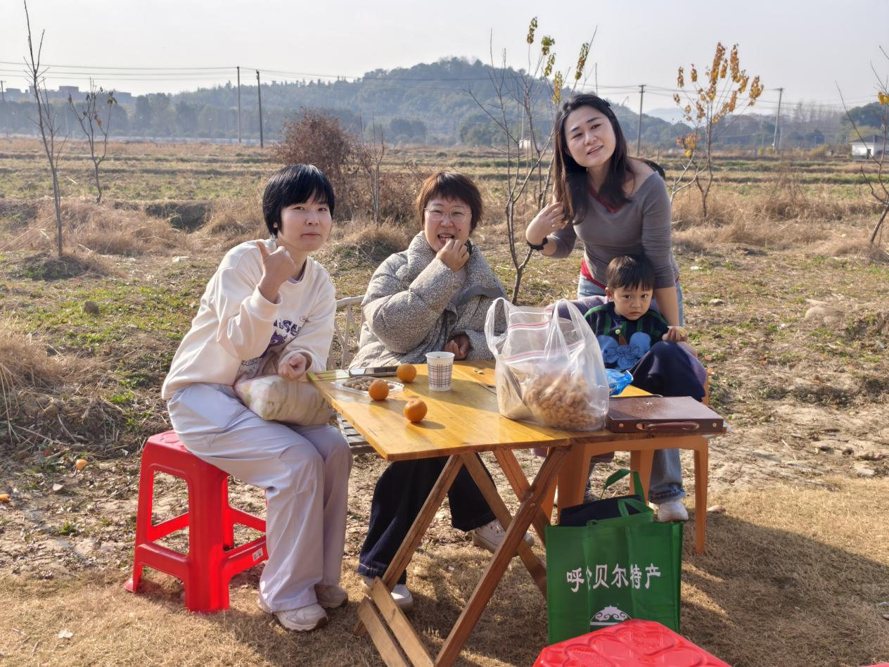 暖阳共聚 同心同行——记远扬建工集团龙坞烤全羊团建(图5)