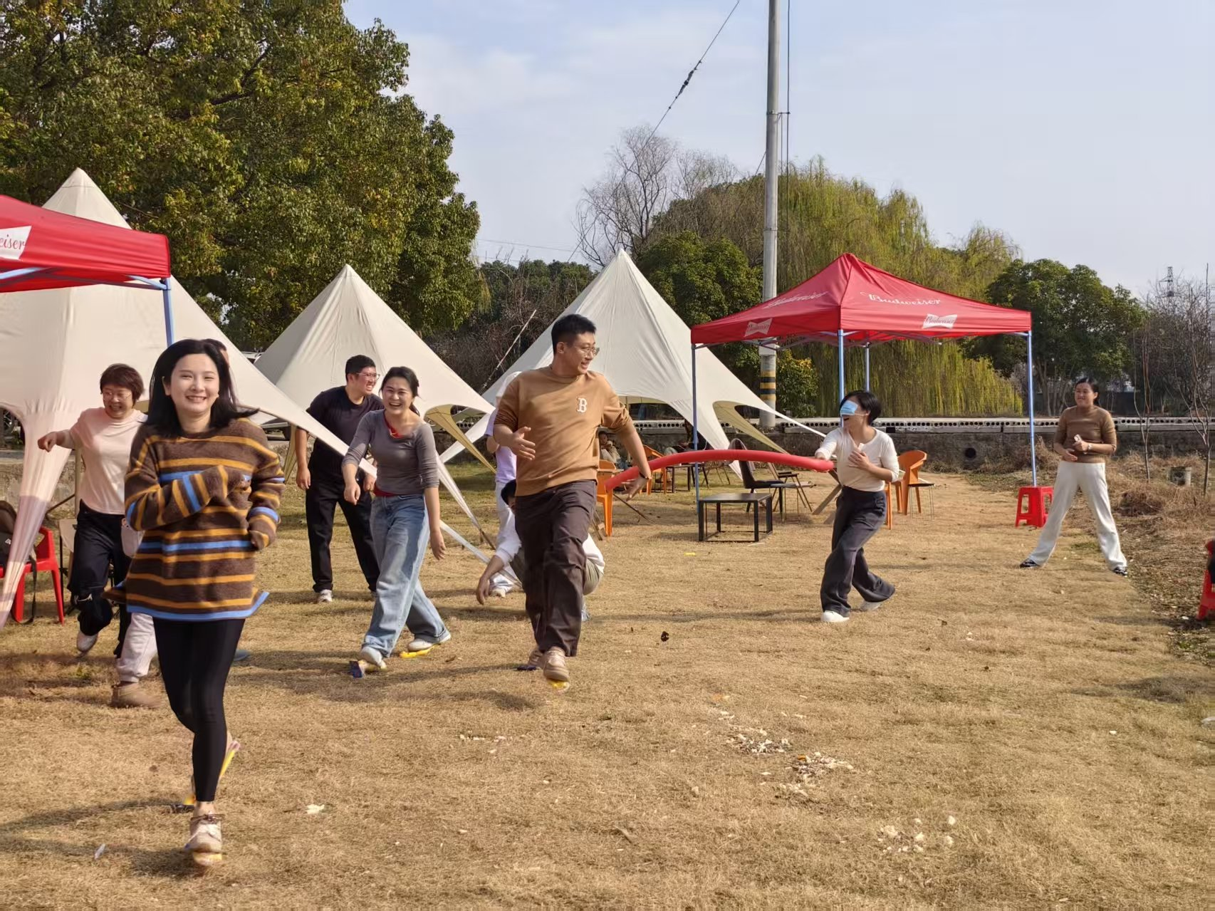 暖阳共聚 同心同行——记远扬建工集团龙坞烤全羊团建(图7)