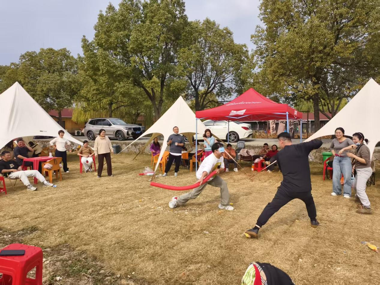 暖阳共聚 同心同行——记远扬建工集团龙坞烤全羊团建(图9)