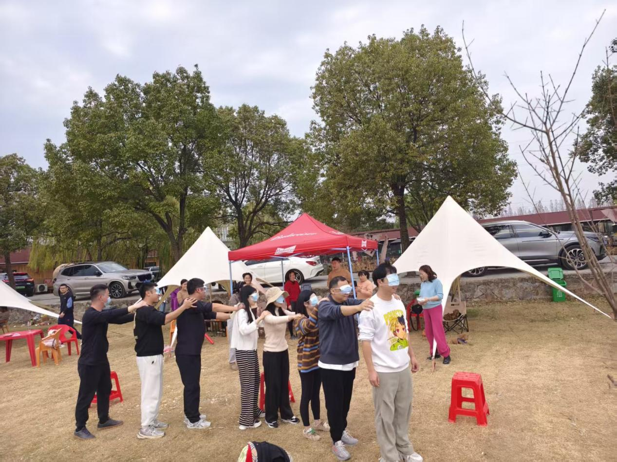 暖阳共聚 同心同行——记远扬建工集团龙坞烤全羊团建(图10)